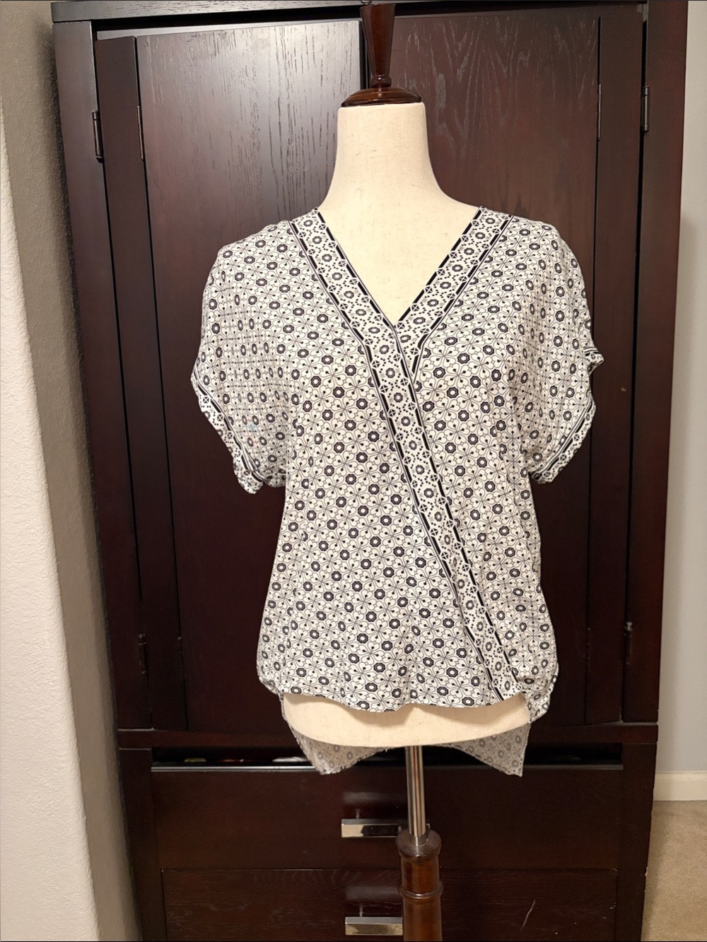 Max Studio Black and white Printed Wrap-Front Blouse